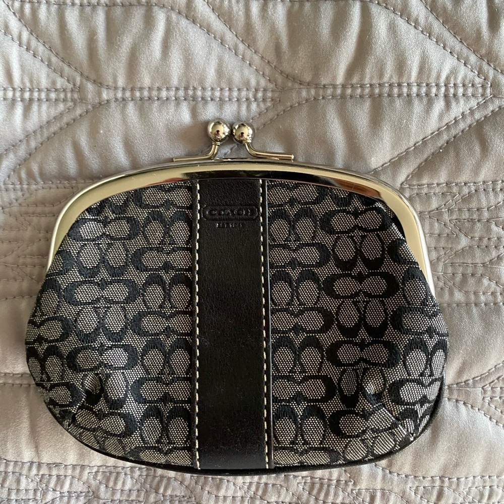 Coach classic pattern black change purse